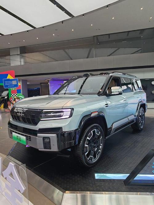 深圳305比亚迪方程豹硬派越野的爆款，英菲尼迪35周年与你共成长